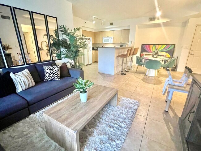 Building Photo - 8010 N Nob Hill Rd