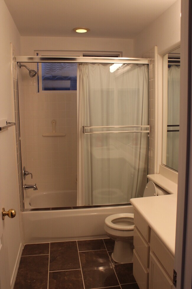 Building Photo - 39 Whispering Pine
