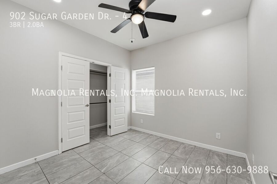 Building Photo - 902 Sugar Gdn Dr