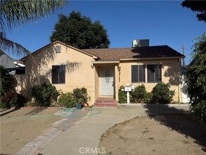 Building Photo - 7051 Lindley Ave