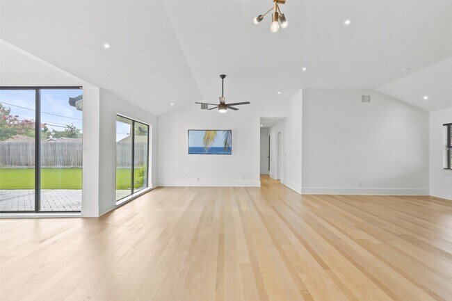 Building Photo - 2703 Tannehill Dr