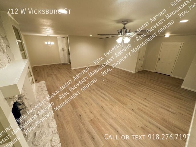 Building Photo - 712 W Vicksburg St