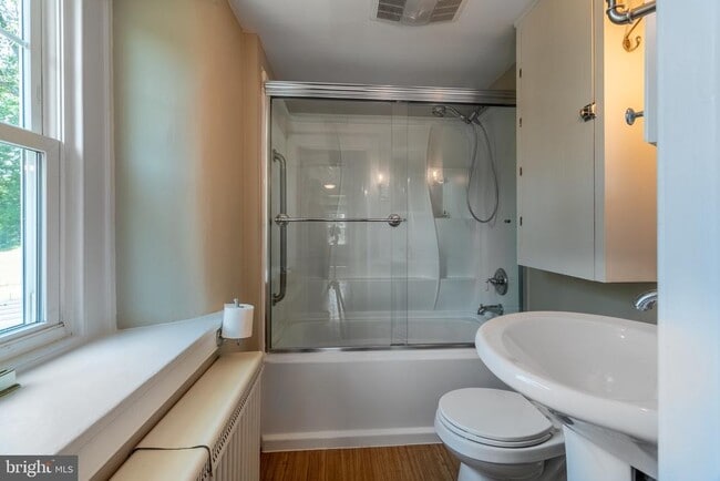 Building Photo - 110 Lyndell Rd