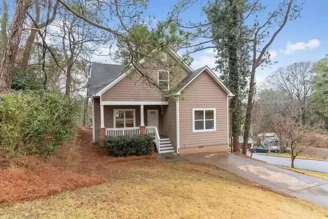 Building Photo - Westside central located comfortable & spa...