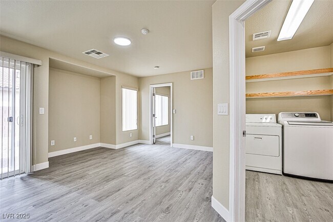 Building Photo - 4584 Mission Meadow Cir