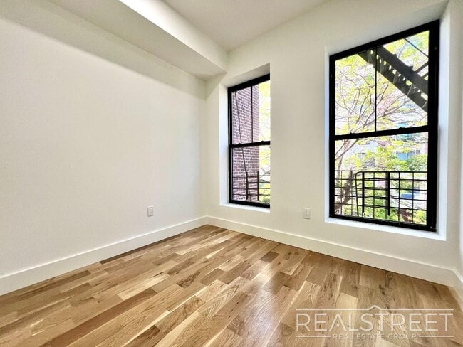 Building Photo - Brand New 3 Bed 3 Bath in Bed Stuy Brownst...