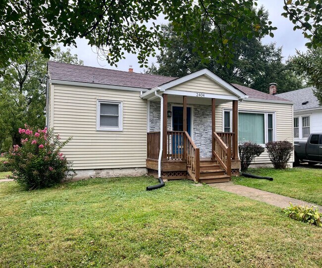 Building Photo - Updated 2 bedroom home in Alton