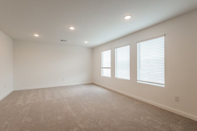 Building Photo - 11515 Cedar Cl
