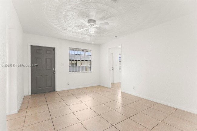 Building Photo - 4120 SW 19th St
