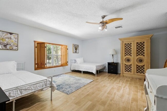 Building Photo - 14846 61st Ct N