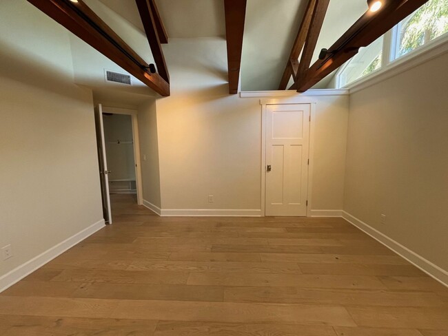 Building Photo - Most Charming Home in La Costa