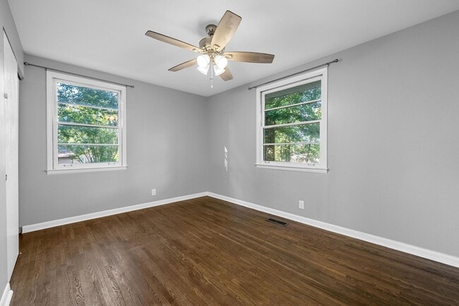 Building Photo - 102 Preston Dr