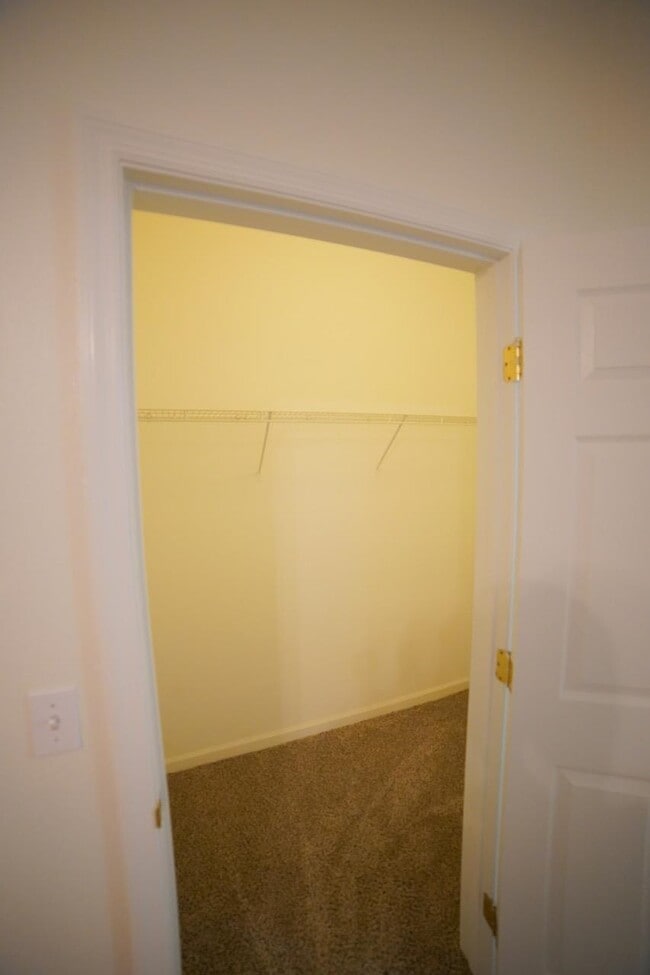 Building Photo - 829 Dent St