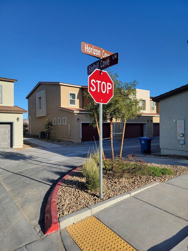 Building Photo - Brand New Home Never Lived In 3 bedroom, 2 bathroom, 2.5 bath, 2 Car Garage