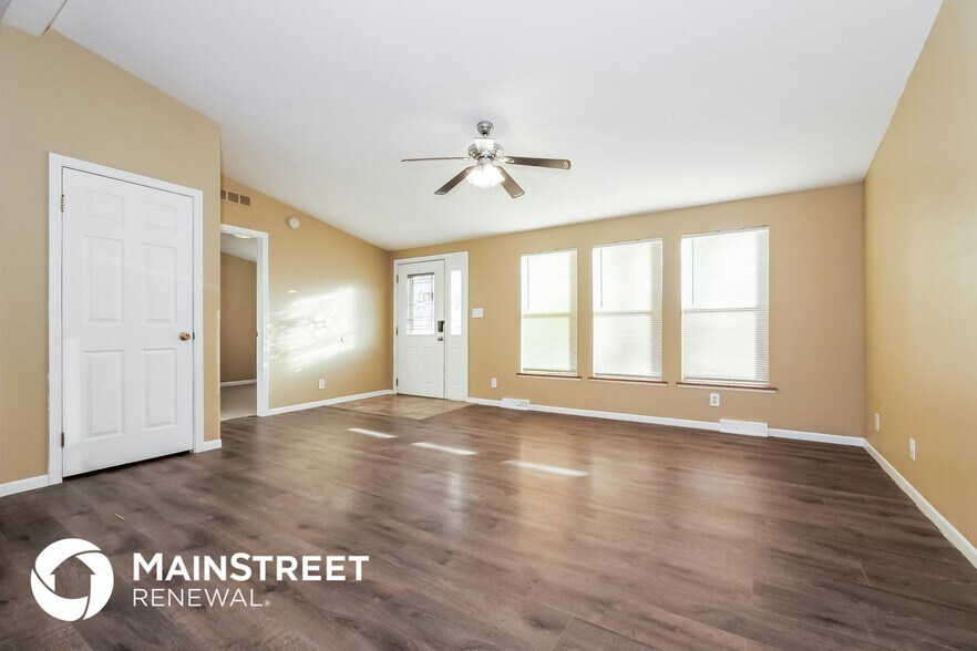 Building Photo - 1709 Lexington Rd