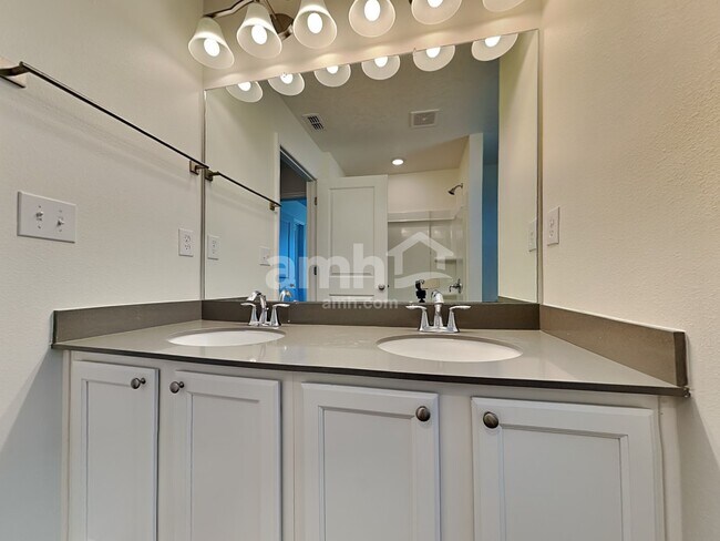 Building Photo - 16706 Cheyanne Ct
