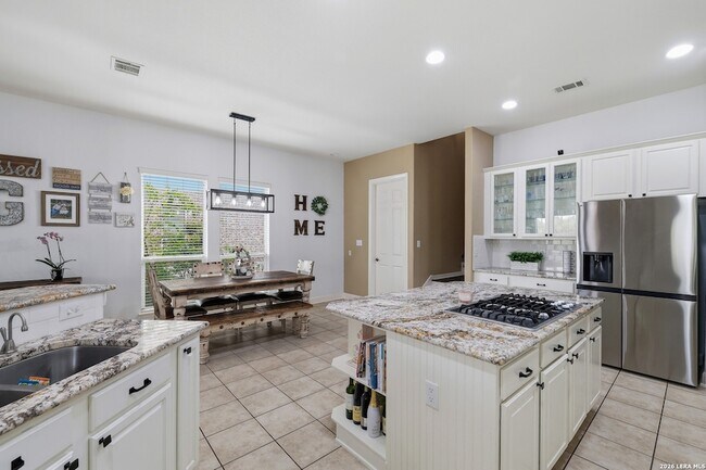 Building Photo - 71 Sable Heights