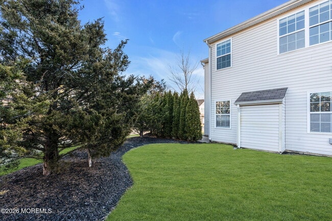 Building Photo - 40 Thistledown St