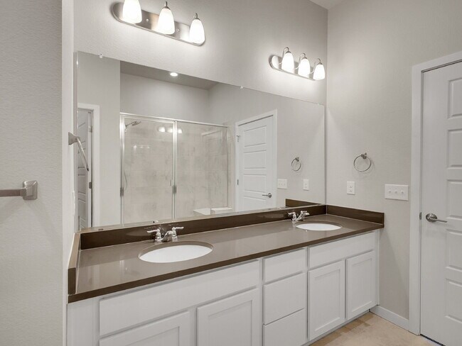 Building Photo - $2,195 - 2 Bed, 2 Bath Condo in Parker wit...