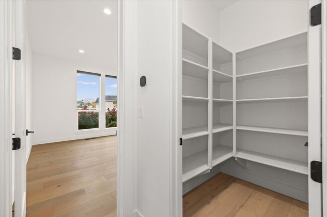 Building Photo - 7786 W Diamond Lk Dr