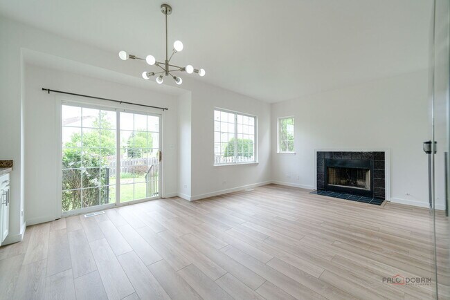 Building Photo - 178 W Hampton Dr