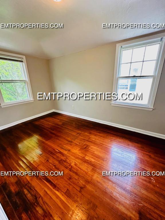 Building Photo - 2373 E 37th St