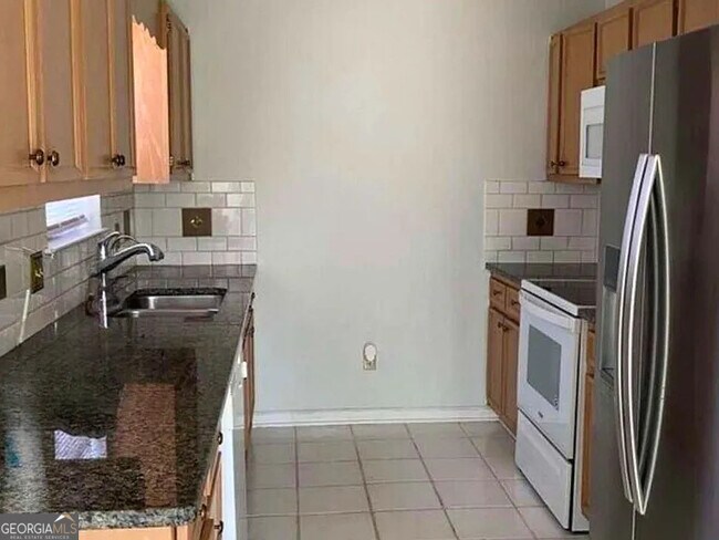 Building Photo - 126 Ash Ct