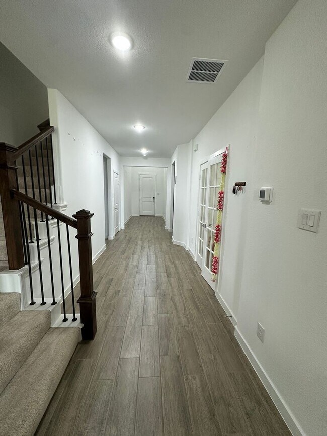 Building Photo - Stunning 4BR House in Little Elm