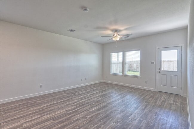 Building Photo - 3918 Windy Whisper Dr