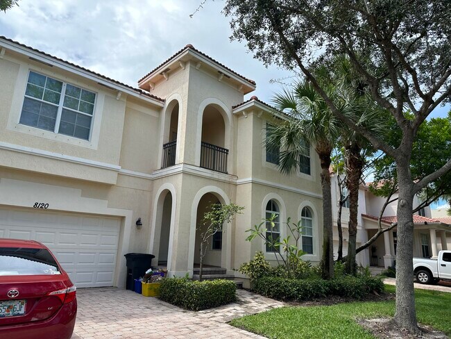 Building Photo - 8120 Bautista Way