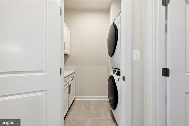 Building Photo - 14447 Albemarle Point Pl