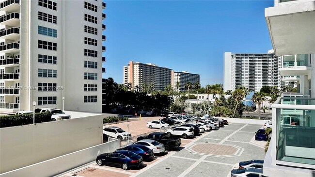 Building Photo - 3550 Galt Ocean Dr