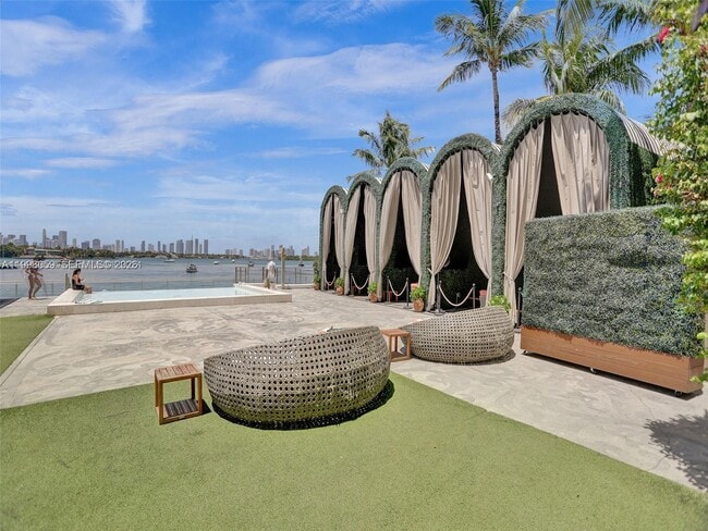 Building Photo - 1100 West Ave