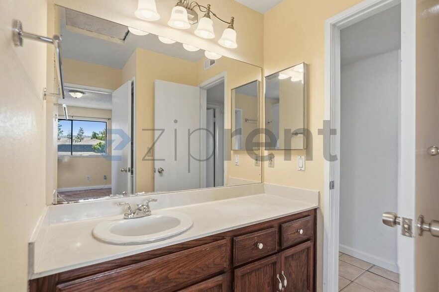 Building Photo - 3272 Shadow Park Pl