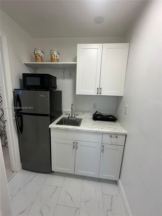 Building Photo - 6054 SW 133rd Pl