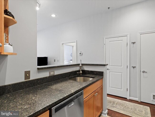 Building Photo - 309 Holland Ln
