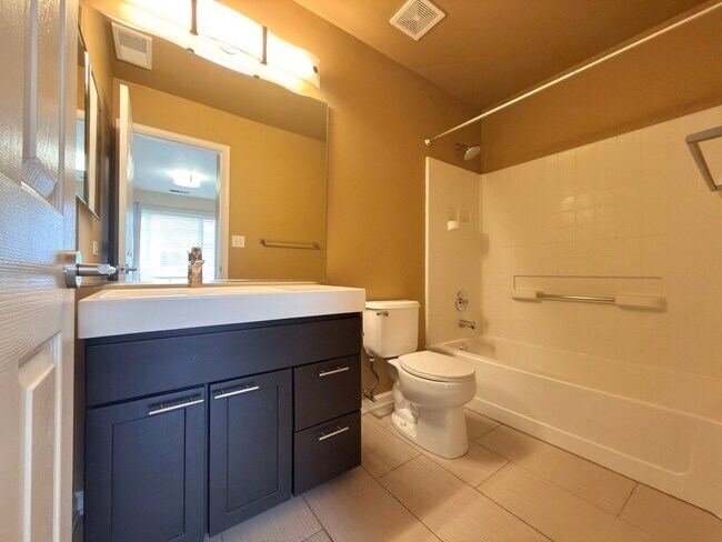 Building Photo - 2263 Daybreak Dr