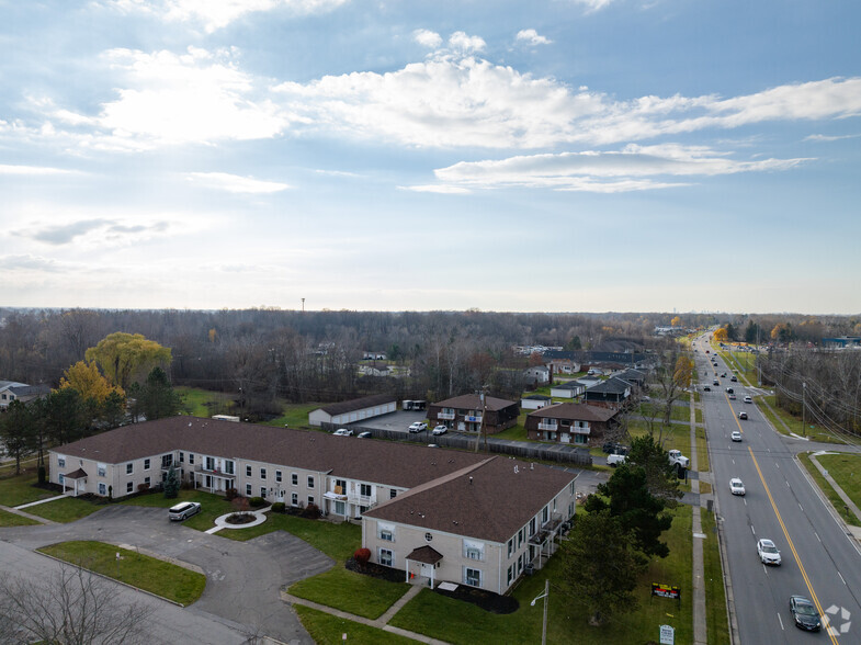 Building Photo - Brickstone Manor