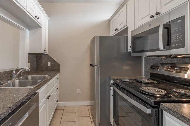 Building Photo - 1616 Avenue N