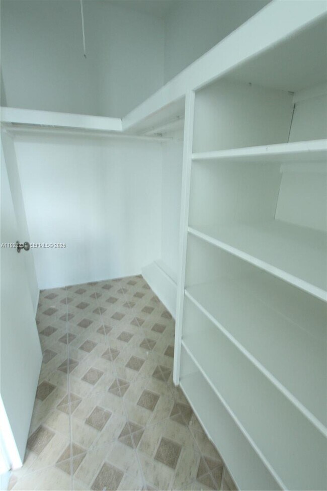 Building Photo - 1115 Euclid Ave