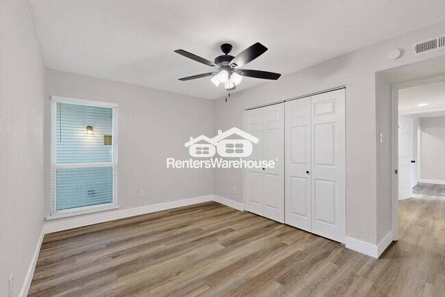 Building Photo - Completely Refreshed and ready for Move IN