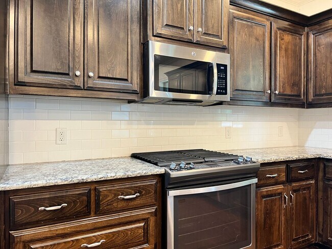 Building Photo - 2976 Elkton Trail