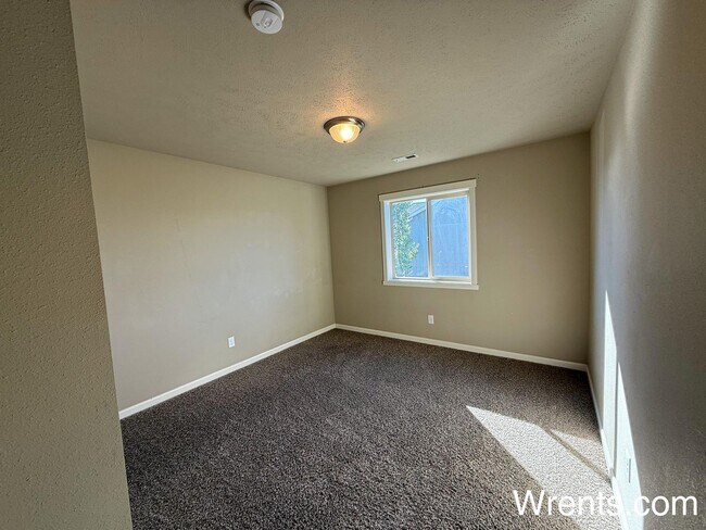 Building Photo - NEW Listing!! Beautiful home in Airway Hei...