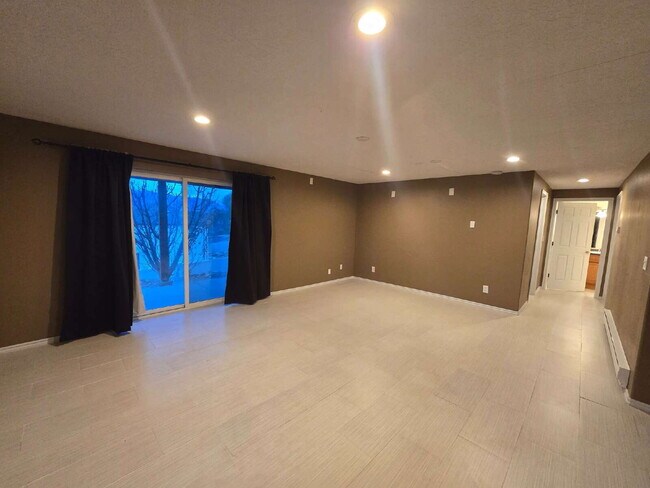 Building Photo - "Single Family Home with Incredible View!"