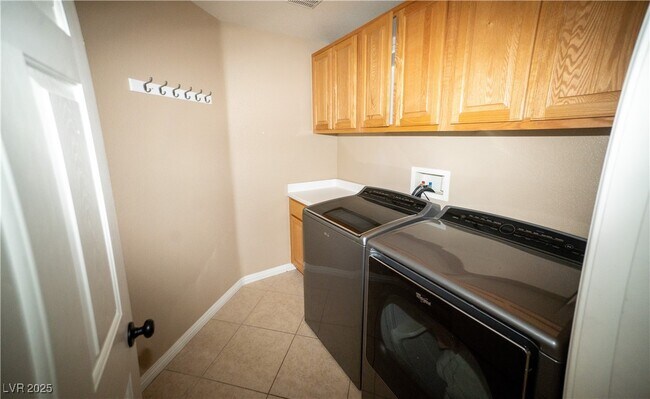 Building Photo - 1720 Dark Wolf Ave