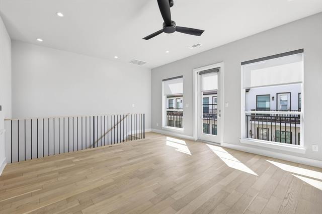 Building Photo - 129 Gdn Ct E