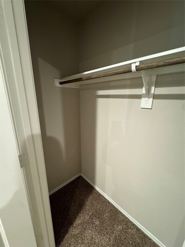 Building Photo - 710 Crystal River