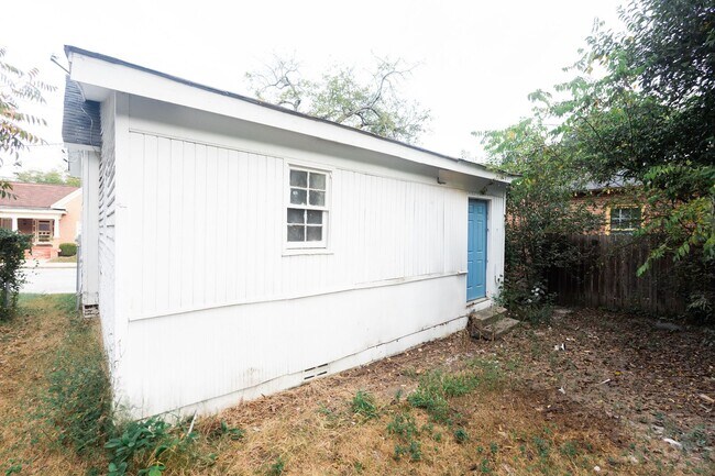Building Photo - 2 Bedroom House for Rent in Macon, GA – THIS IS NOT A DUPLEX Near Mercer University | $700/mo