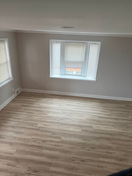 Building Photo - 1416 E Cold Spring Ln