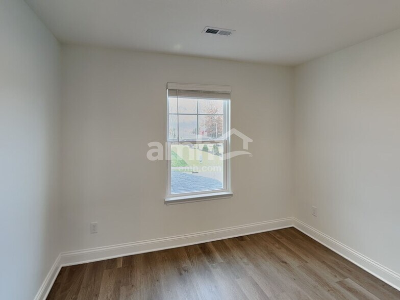 Building Photo - 203 Kramer Mills Dr